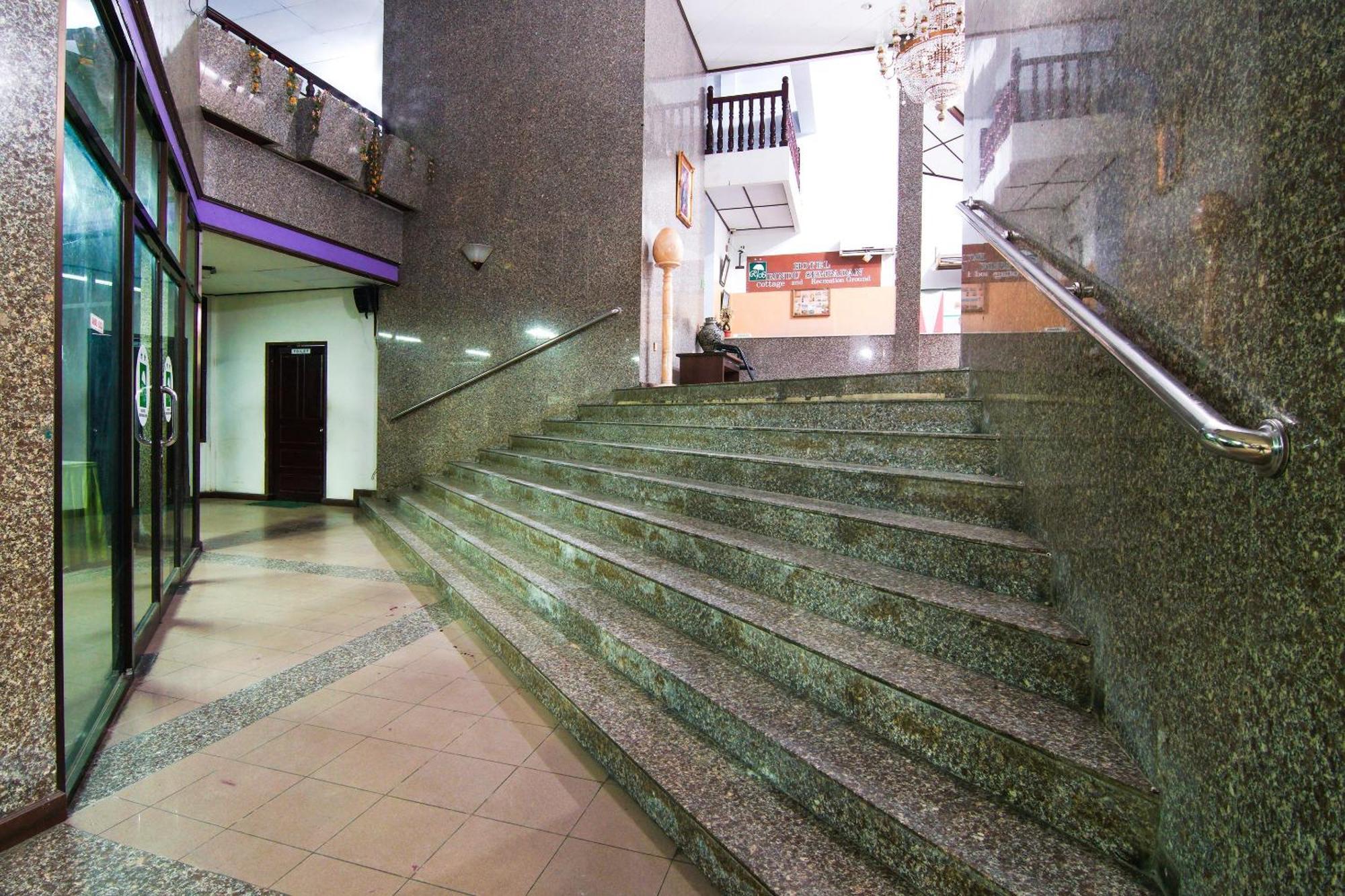Oyo 92330 Hotel Rindu Sempadan Near Taman Wisata Rindu Sempadan Pekanbaru Exterior photo