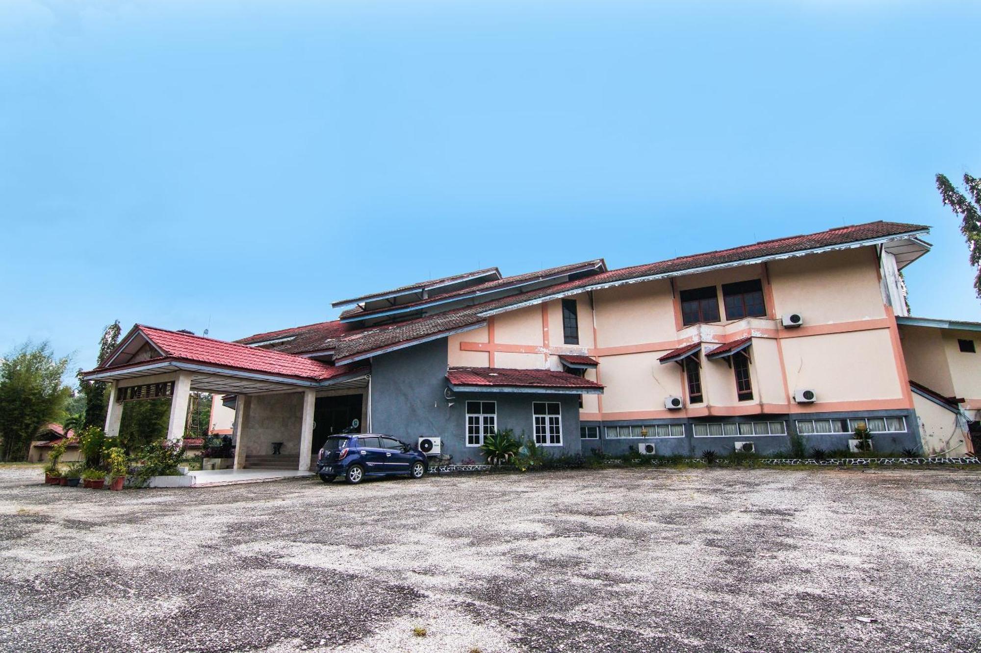 Oyo 92330 Hotel Rindu Sempadan Near Taman Wisata Rindu Sempadan Pekanbaru Exterior photo
